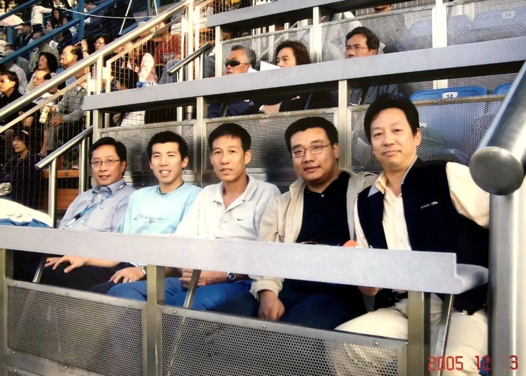 皇冠足球平台在哪里注册_34五哥足球故事———肇庆名峰参加香港联赛皇冠足球平台在哪里注册,半赛季香雪制药在香港家喻户晓!