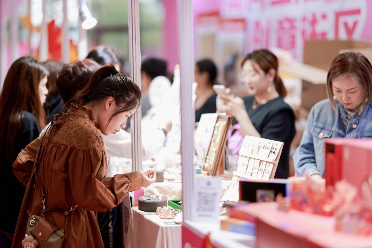 皇冠信用网正网_3P展会网:第32届深圳礼品家居展正唱响万亿市场开门红