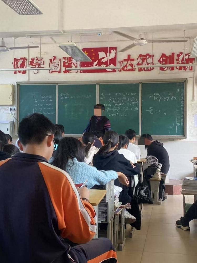 皇冠信用網在线申请_湖北一58岁高三老师在宿舍离世皇冠信用網在线申请,家属:学校不申报工亡说是非工作时间