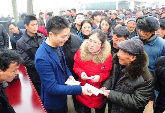 Crown Platform_多位老师回应“刘强东发10万现金”Crown Platform，师生旧合照曝光