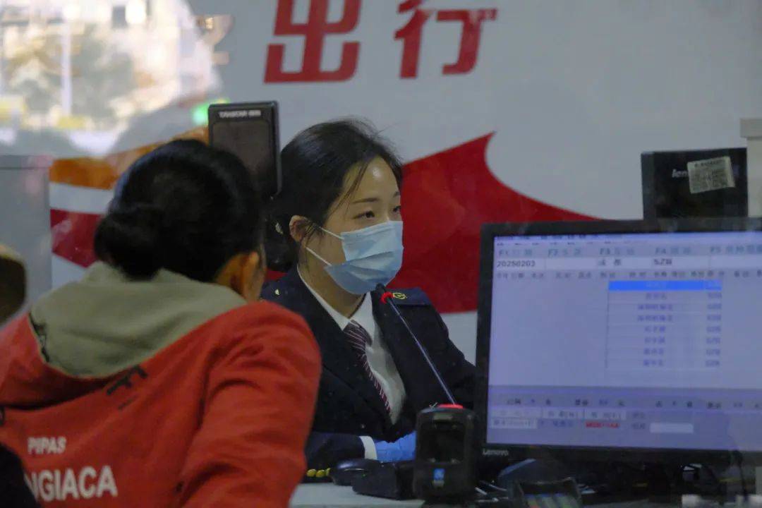 亚洲杯比分分析_售罄!售罄!深圳不少人还在抢亚洲杯比分分析,网友急坏了:买不到,根本买不到