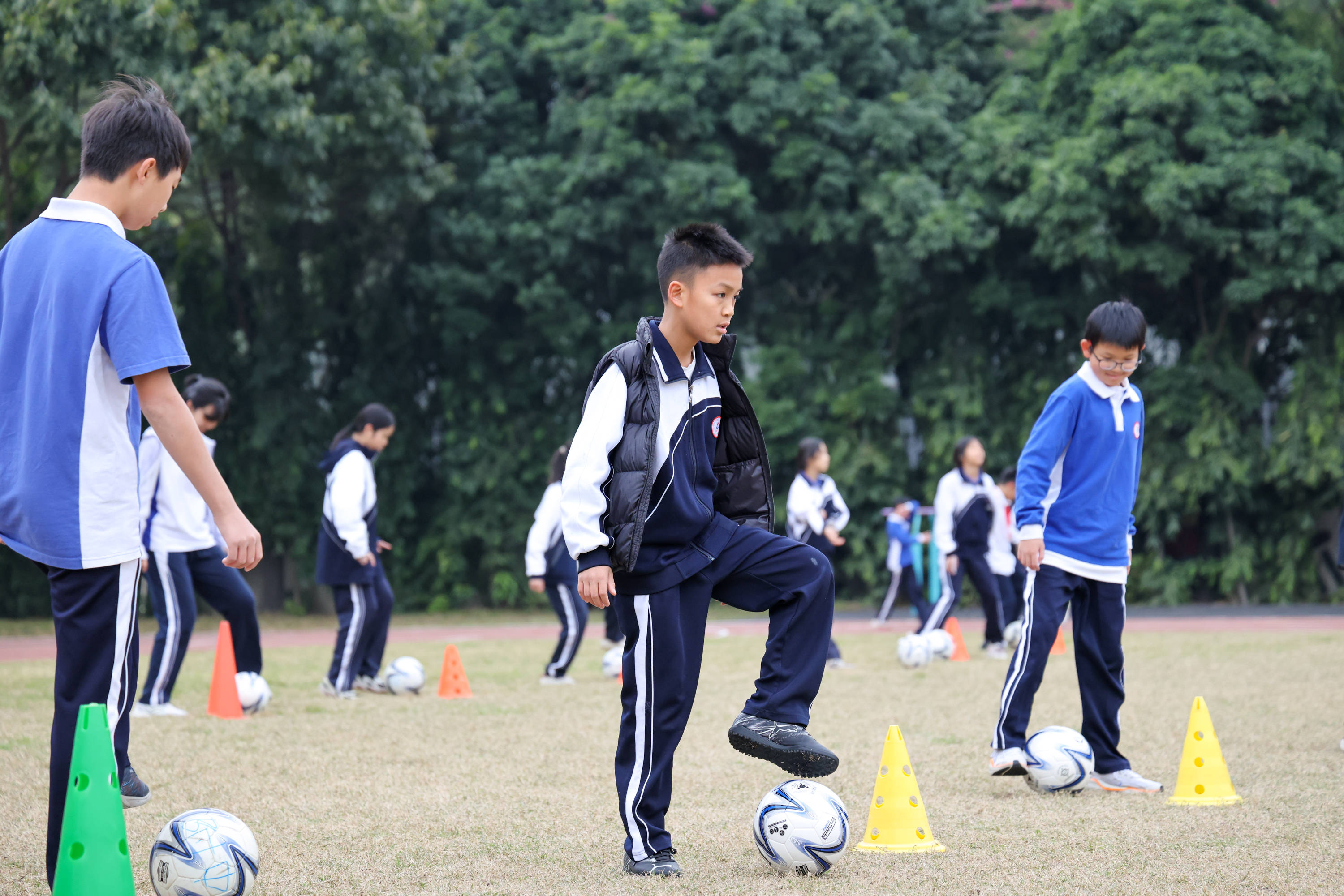 皇冠APP下载_新闻分析:深圳如何让上万中小学生摘掉“小眼镜”