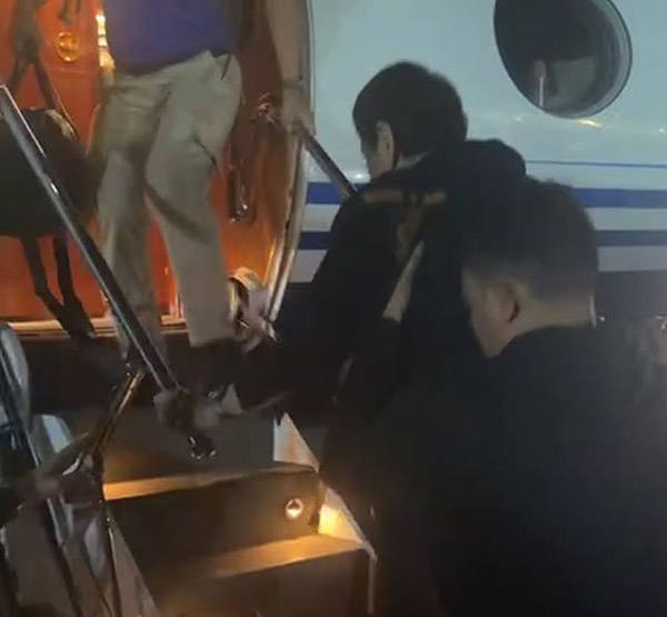 怎么注册皇冠信用网
_杜特尔特将被包机带往海牙怎么注册皇冠信用网
,女儿莎拉:这是公然侮辱菲律宾主权