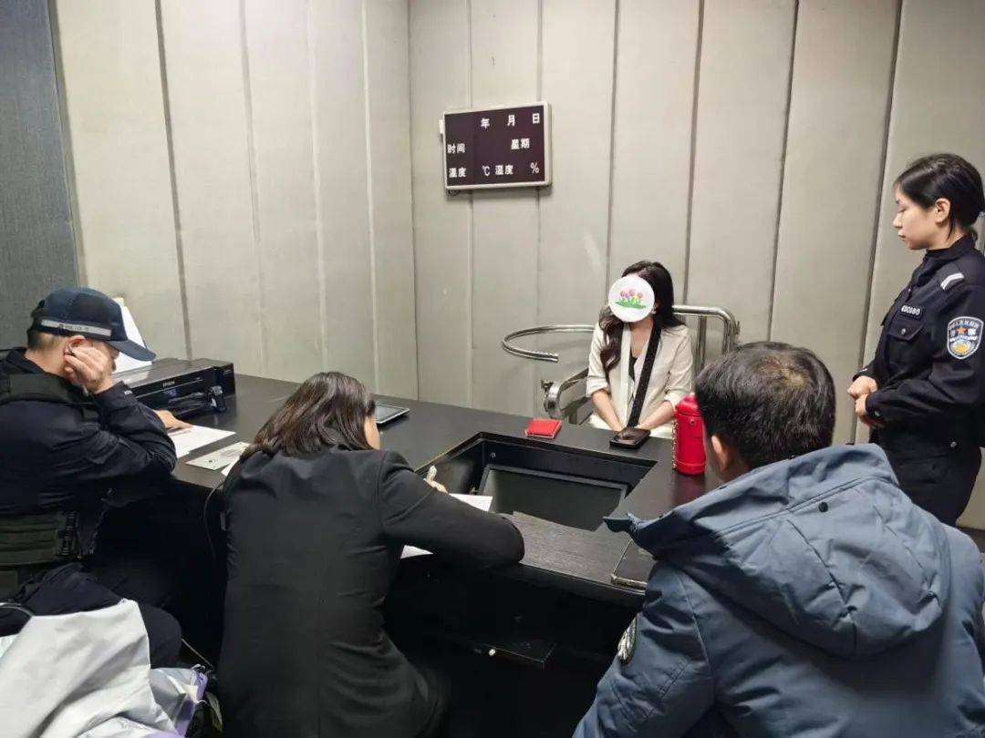 皇冠信用盘需要押金吗
_网红女歌手刚开完演唱会皇冠信用盘需要押金吗
,就被执行人员控制了……