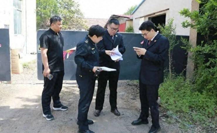 皇冠信用盘在线开户
_潍坊一男子带十几只死鸡回家喂狗被罚5万皇冠信用盘在线开户
,检方:处罚较重