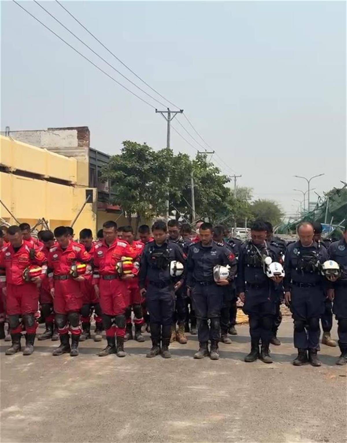 怎么注册皇冠信用网
_缅甸强震已造成2719人遇难怎么注册皇冠信用网
,曼德勒拉响警报,搜救现场众人脱帽默哀