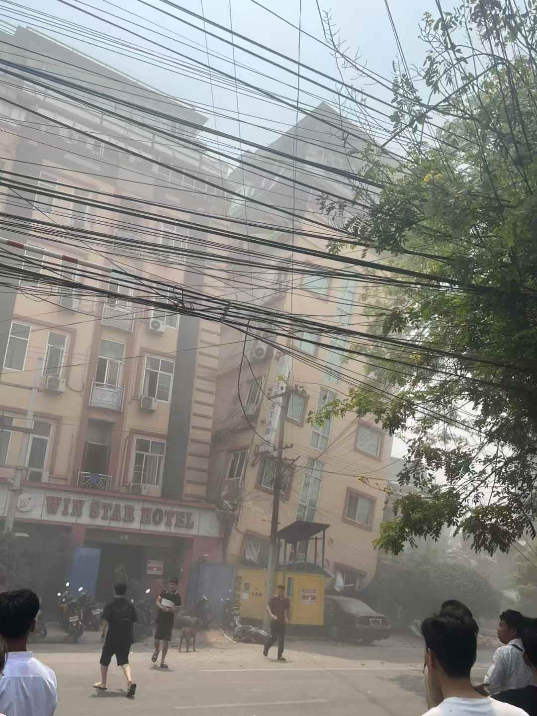 信用网皇冠申请注册
_地震救援黄金72小时已过 曼德勒一处倒塌酒店尚埋着多名中国务工者|封面头条