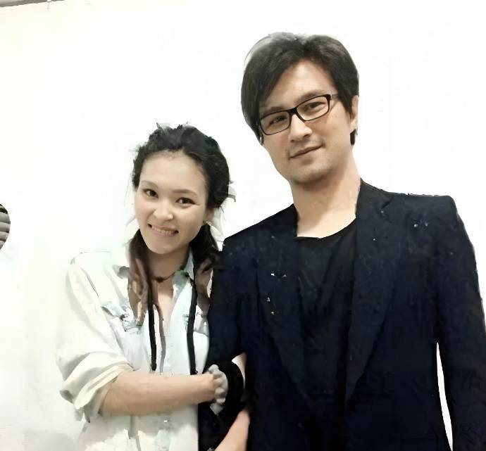 皇冠信用盘怎么弄
_女歌手发文称遭遇车祸皇冠信用盘怎么弄
,瞳孔散掉半年开颅2次!其丈夫两年前因病去世,汪峰曾发文安慰