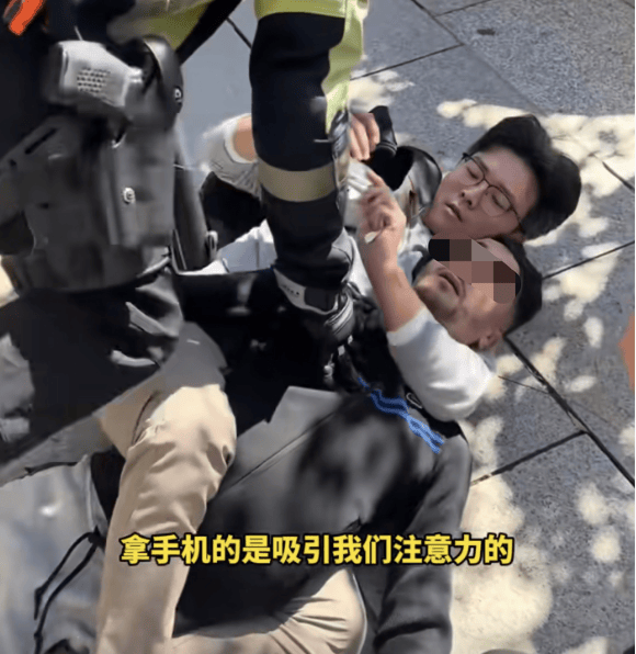 皇冠信用盘怎么申请
_中国小伙在西班牙遇小偷皇冠信用盘怎么申请
,当场裸绞将其制服!本人发声