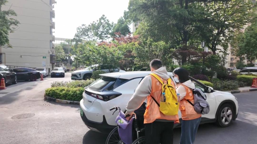 如何注册皇冠足球代理
_上海确认:正在试点!需求暴涨如何注册皇冠足球代理
,男护士决定转行…爷叔激动:试了一次,就一发不可收拾
