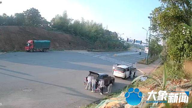 皇冠信用網需要押金吗
_暗访长沙地下代孕实验室:无牌车单日转运超10名女性进入