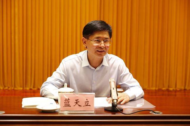 如何注册皇冠足球代理
_连续缺席多场重要活动如何注册皇冠足球代理
,广西壮族自治区主席蓝天立被查