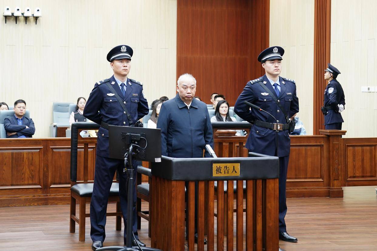 如何申请皇冠信用网_受贿4311万余元如何申请皇冠信用网，国家烟草专卖局原局长凌成兴一审被判十六年