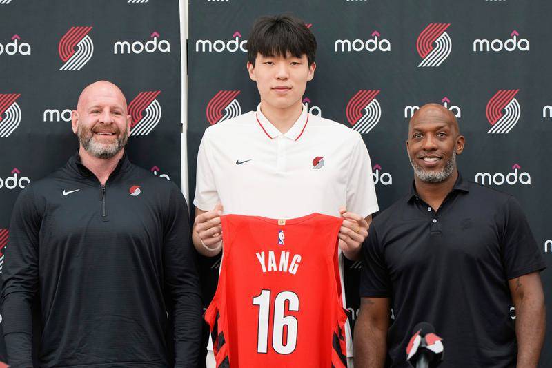 WNBA女子篮球
_首发+首分WNBA女子篮球
!杨瀚森首秀从容不迫用助攻惊艳全场
