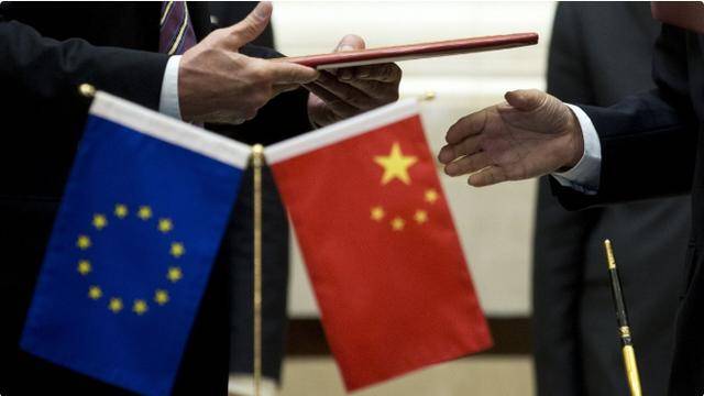 皇冠信用网在线申请_比美国还大胆?30%关税将至皇冠信用网在线申请,欧盟对特朗普低头,反向中国下命令