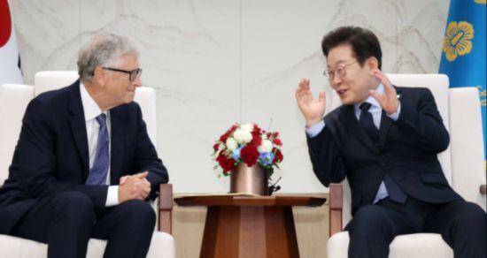 皇冠信用网正网
_“时隔三年再次访韩” 韩媒:李在明会见比尔·盖茨