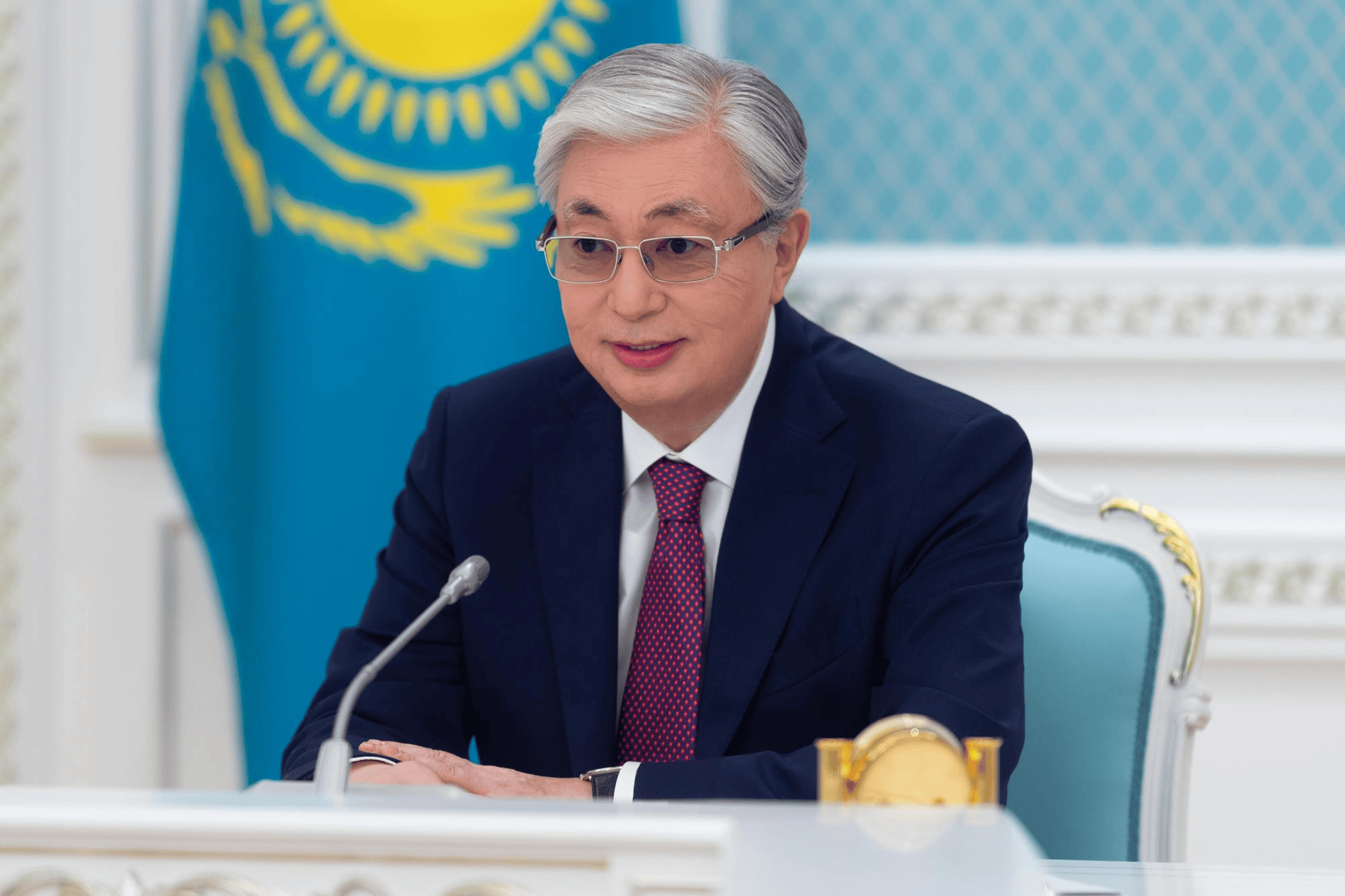 皇冠信用开号_早安!世界丨泽连斯基:乌克兰决定开放武器出口;美国正式公告:征收欧盟汽车15%关税