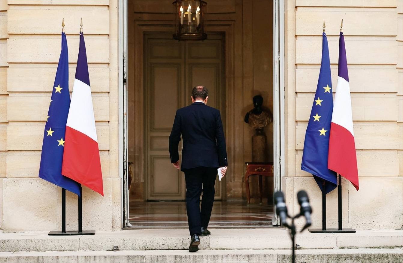 皇冠信用盘代理_美国拦不住了！登上访华专机前皇冠信用盘代理，当着全世界的面，马克龙做了一个大胆决定，日本加拿大急得跳脚？