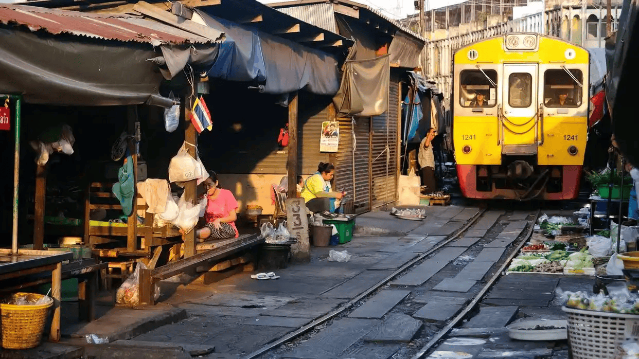 电竞足球_12小时跨越中国2400公里电竞足球,苏林全程只坐高铁,他到底有何用意?