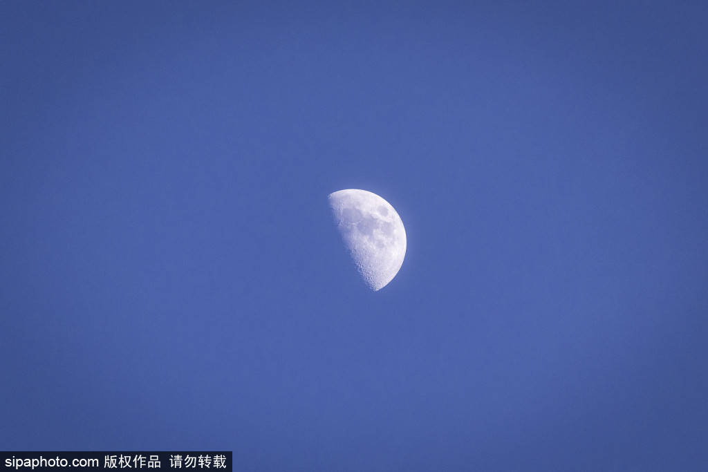 美加墨世界杯足球
_姆巴佩“作死”?国家德比巴萨2-0领先美加墨世界杯足球
,他一条动态引爆皇马球迷怒火!