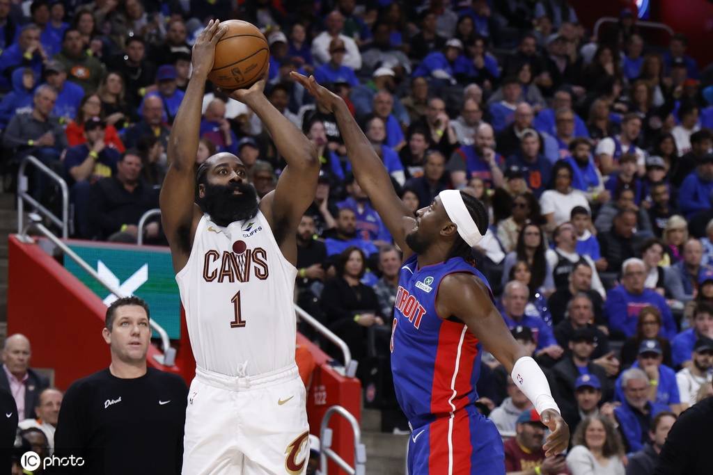 世界杯代理
_哈登30分6失误米切尔加时7分 CC39+9骑士加时胜活塞3-2